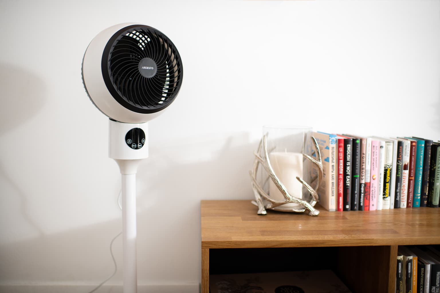 Ardesto Floor fan FNT-C880 50W, remote control, display, black and white - 2