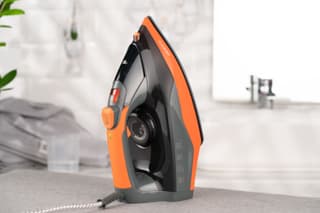 Ardesto Iron IR-C2233-GR, 2200W, 340ml, steam boost, ceramic soleplate, black-orange - 5