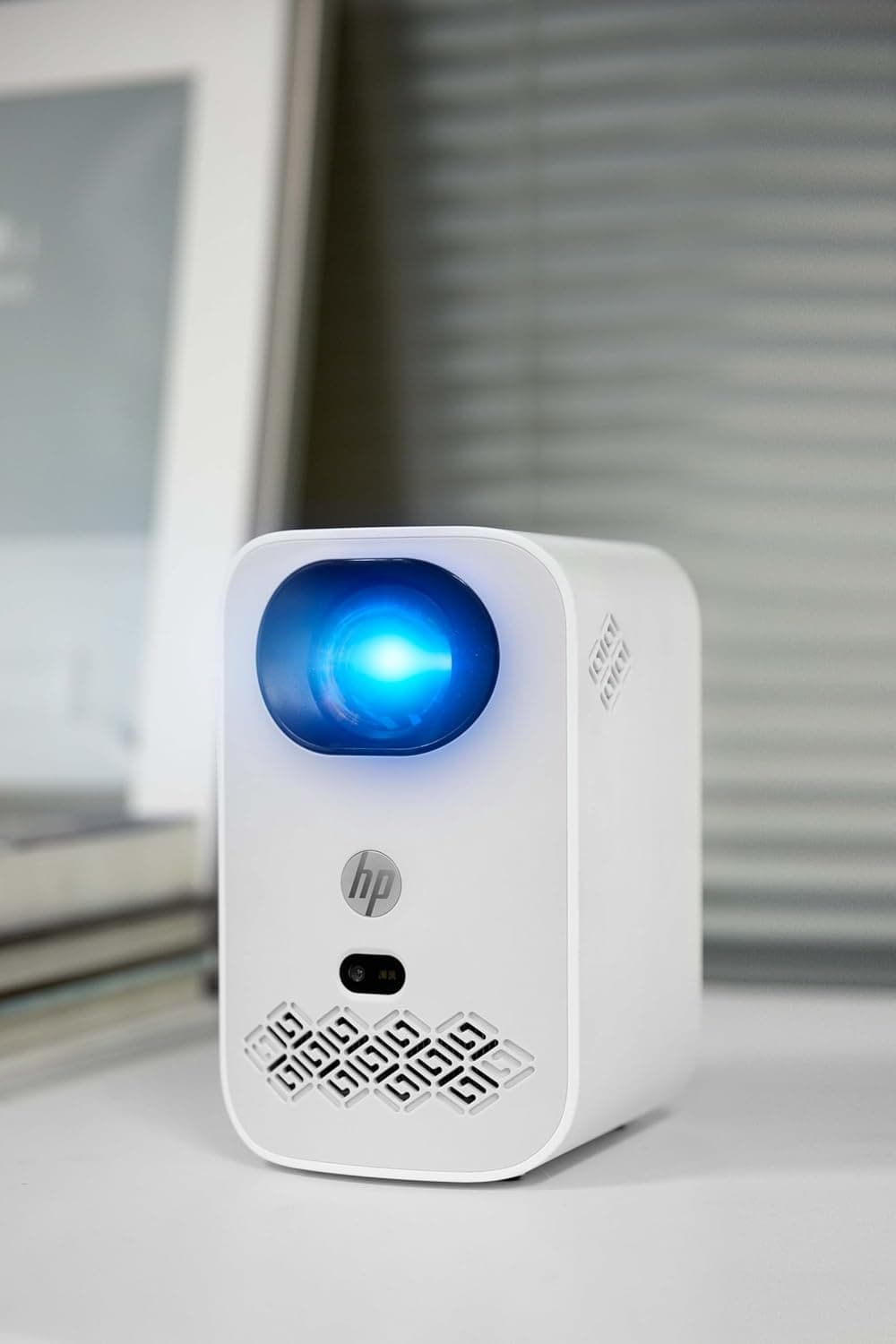 HP projector CC360 FHD, 220 lm, LED, 1.2, WiFi, Smart - 2